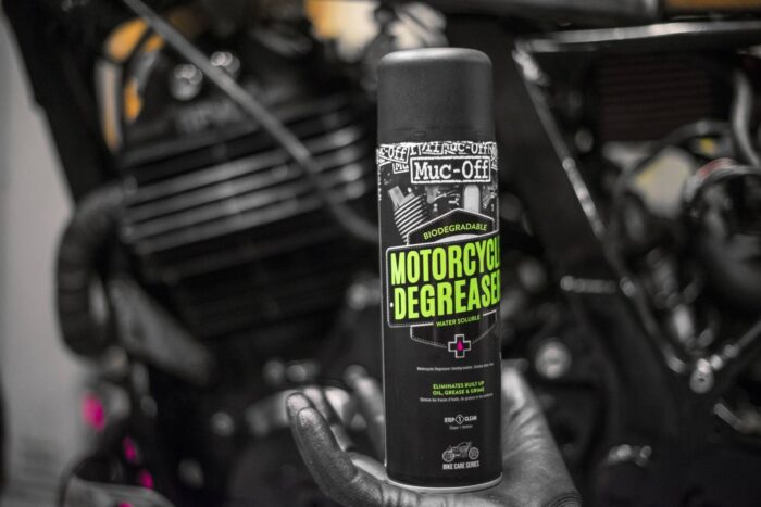 MUC-Off Biodegradowalny spray do odtłuszczania powierzchni MOTORCYCLE DEGRESE 500ml - obrazek 10