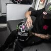 MUC-Off Środek do czyszczenia wizjerów HELMET VISOR & GOGGLE CLEANER 250ml - obrazek 7
