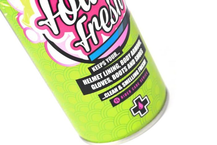 MUC-Off Odświeżająca pianka do kasku FOAM FRESH 400ml - obrazek 2