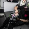 MUC-Off Środek do pielęgnacji kasku MATT HELMET DETAILER 32ml - obrazek 3