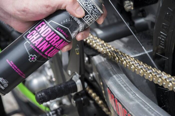 MUC-Off Smar do łańcucha ALL-WEATHER CHAIN LUBE 400ml - obrazek 8