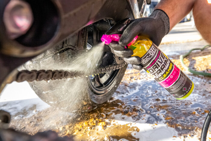 MUC-Off Preparat czyszczący układ napędowy POWERSPORTS DRIVETRAIN CLEANER 500ml - obrazek 10
