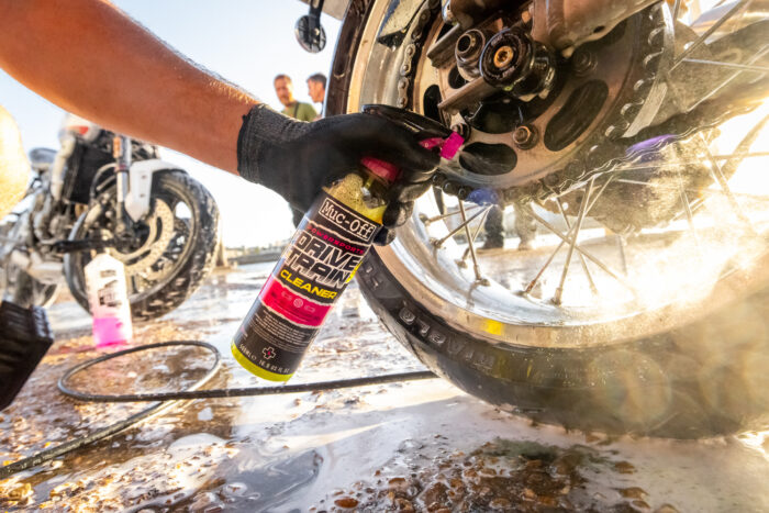 MUC-Off Preparat czyszczący układ napędowy POWERSPORTS DRIVETRAIN CLEANER 500ml - obrazek 11
