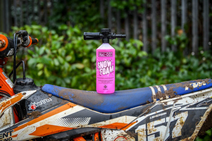 MUC-Off Płyn do pianownic SNOW FOAM 1L - obrazek 17