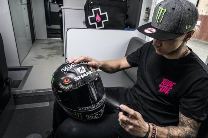 MUC-Off Środek do czyszczenia wizjerów HELMET VISOR & GOOGLE CLEANER 32ml - obrazek 12