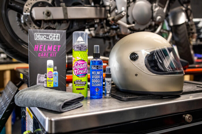 MUC-Off Zestaw do czyszczenia i zabezpieczenia kasku HELMET CARE KIT V2 - obrazek 3