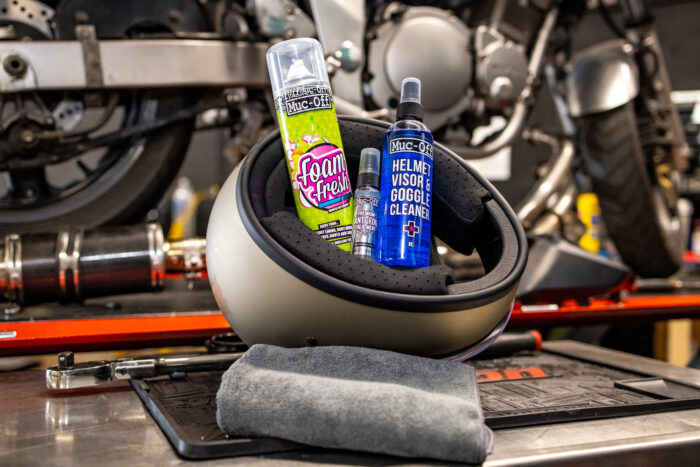 MUC-Off Zestaw do czyszczenia i zabezpieczenia kasku HELMET CARE KIT V2 - obrazek 5