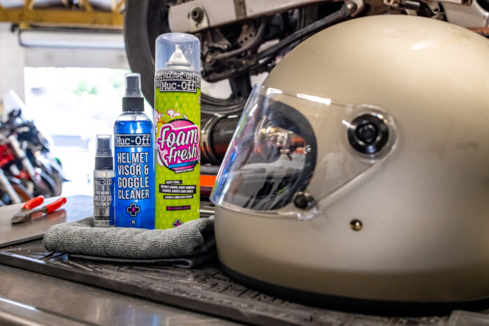 MUC-Off Zestaw do czyszczenia i zabezpieczenia kasku HELMET CARE KIT V2 - obrazek 8