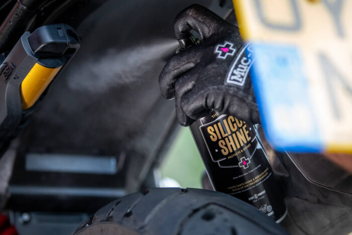 MUC-Off Spray nabłyszczający SILICONE SHINE 500ml - obrazek 19