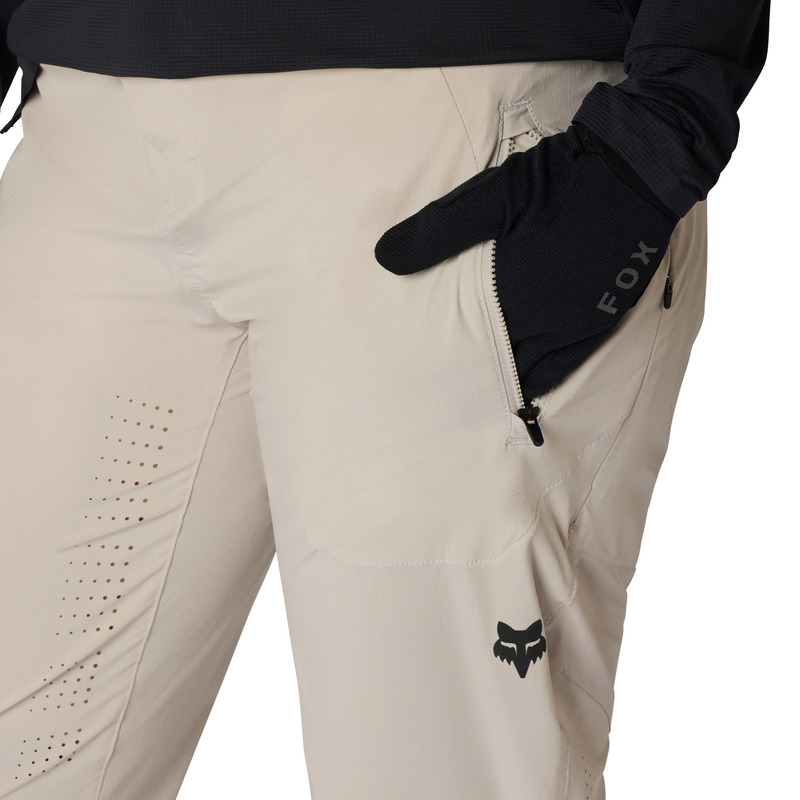 SPODNIE ROWEROWE DAMSKIE FOX FLEXAIR CHALK - obrazek 5